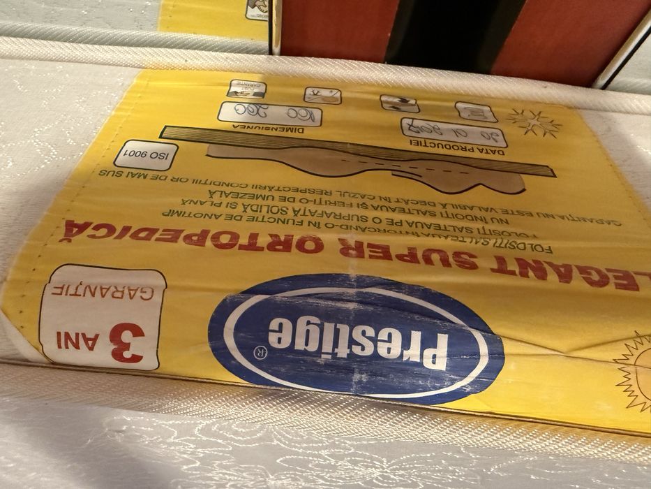 Vand saltea pat in stare buna