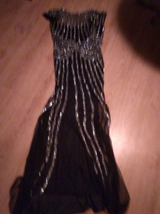 Rochie superbă de seara cu aplicații de mărgele, model deosebit