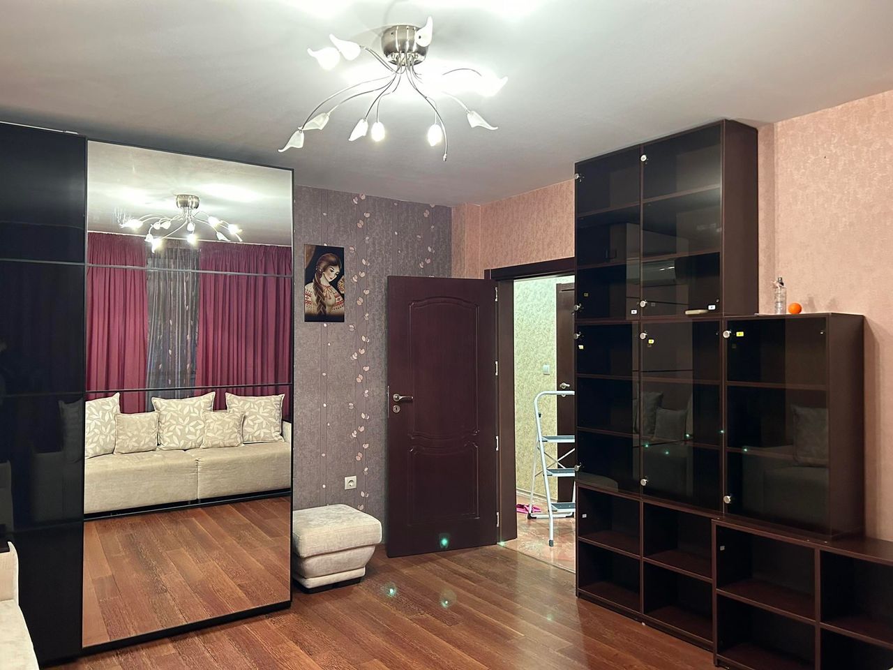 Дава се под наем Тристаен апартамент в Варна, Чаталджа - 106 кв.м за 918 € - Снимка #8