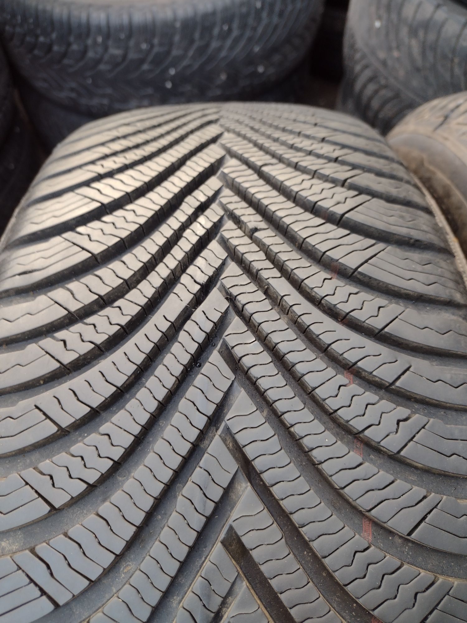 Почти нови 4бр.225/55/17 Michelin PA5 dot3417