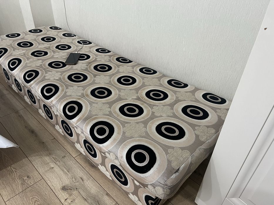 Продам диван 10.000 тг.