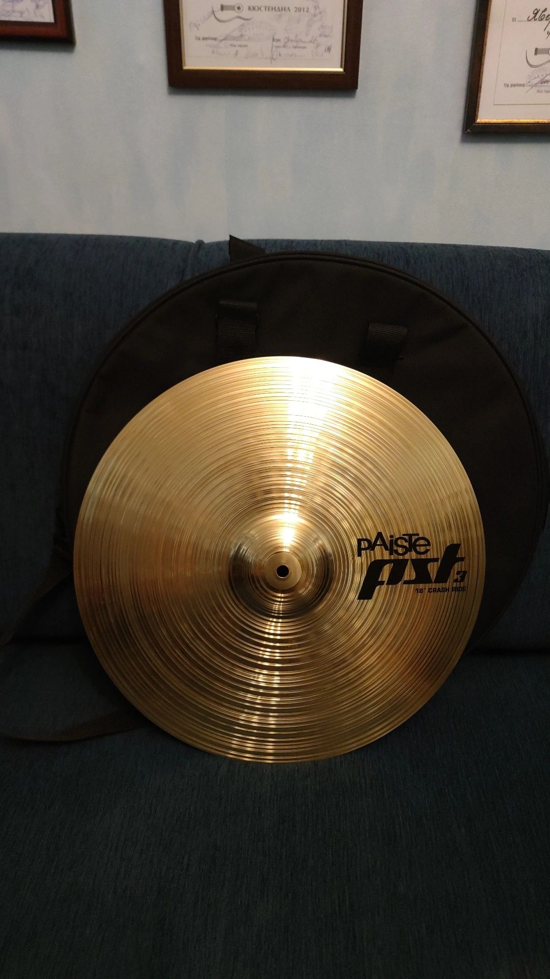 Чисто нов чинел Paiste PST3 18" + чанта Zildjian 20" + Zultan Stickbag