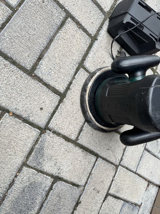 Masina polisat cu acumulator