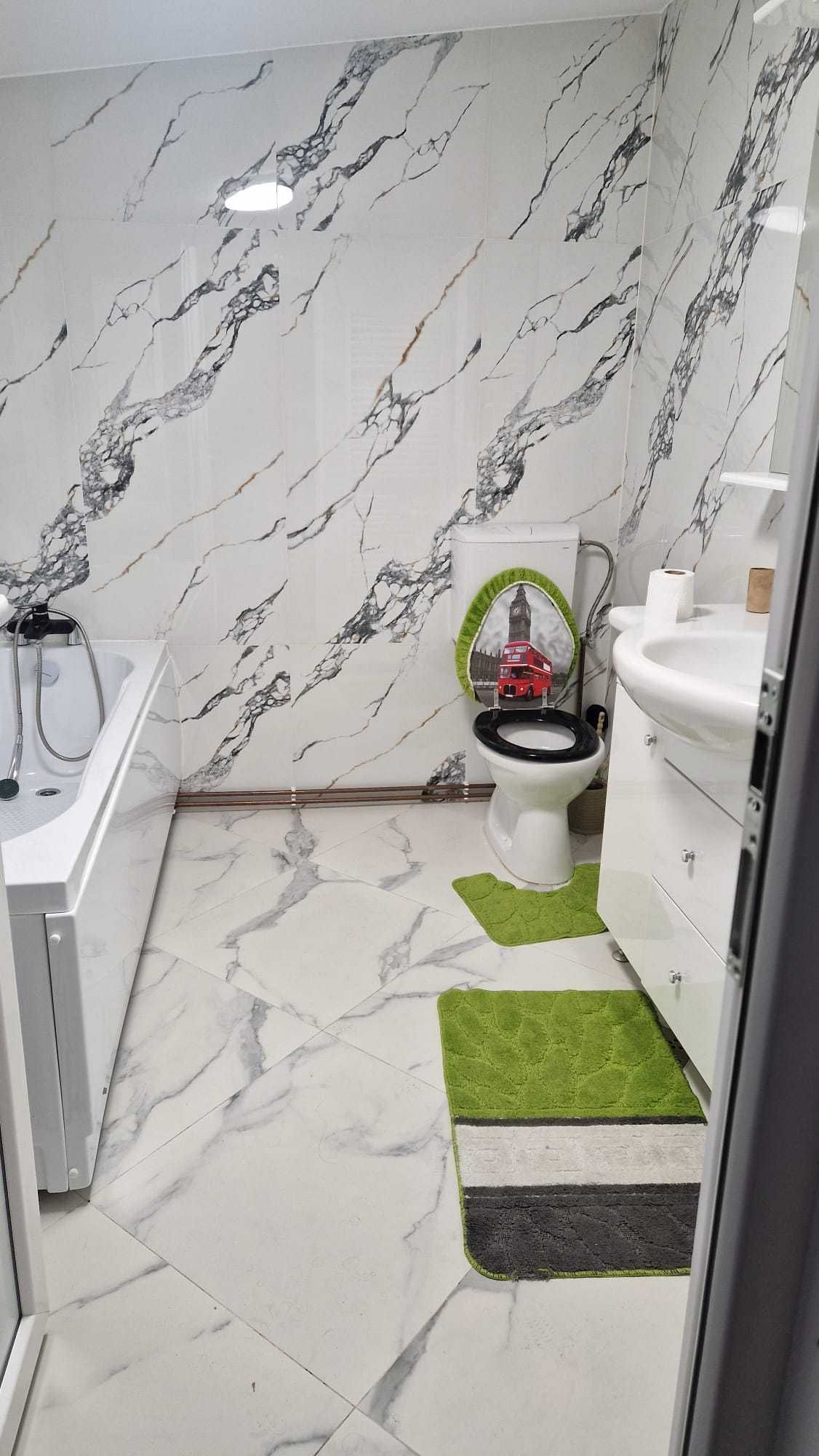inchiriez casa cu 4 camere pentru UNTOLD