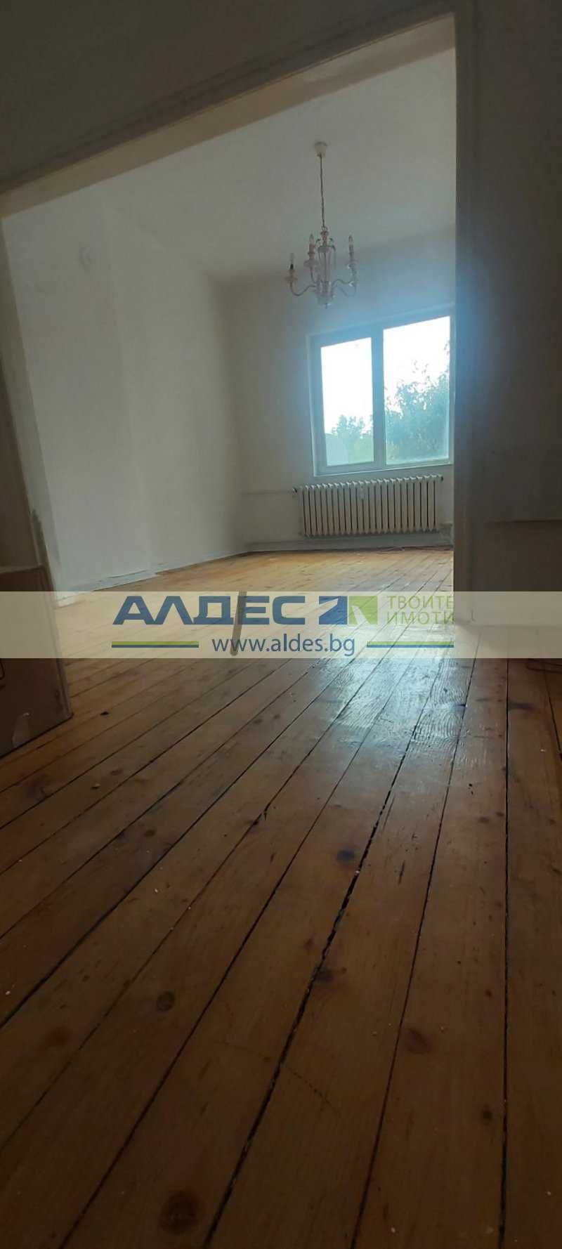 Продава се 3-ст. ап. на ул. Гургулят, до градинката на НДК!