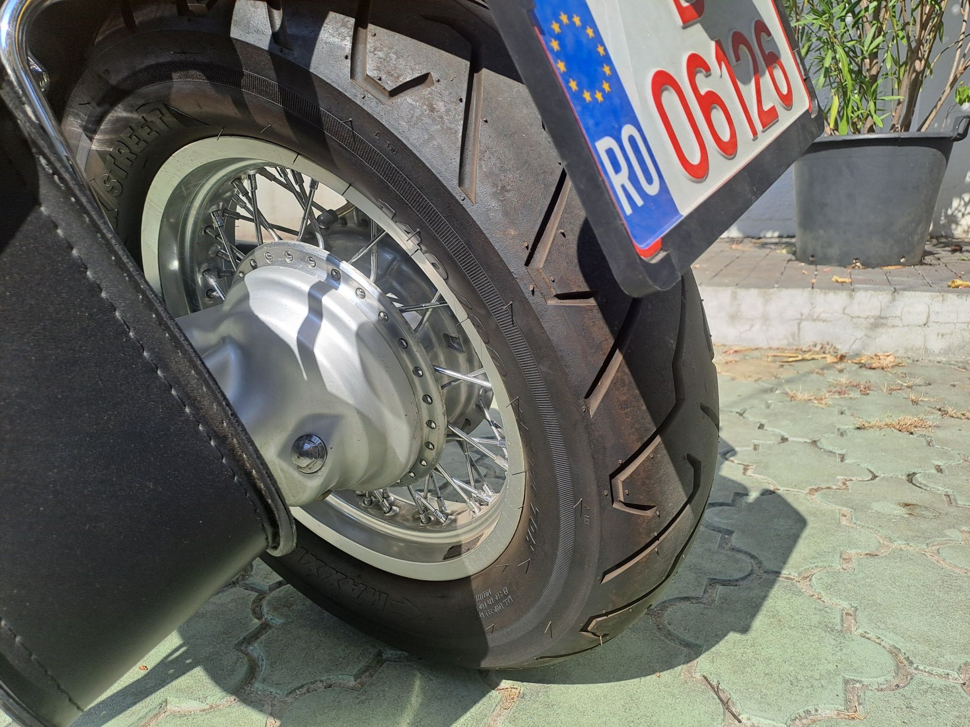 Suzuki Intruder 400
