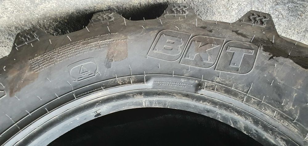 540/65R24 BKT radiale noi pentru utilaje agricole masive 6QZX