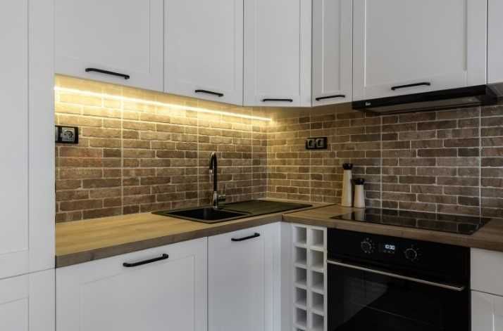 Продава се Тристаен апартамент в София, Център - 75 кв.м за 5494 €/кв.м - Снимка #2