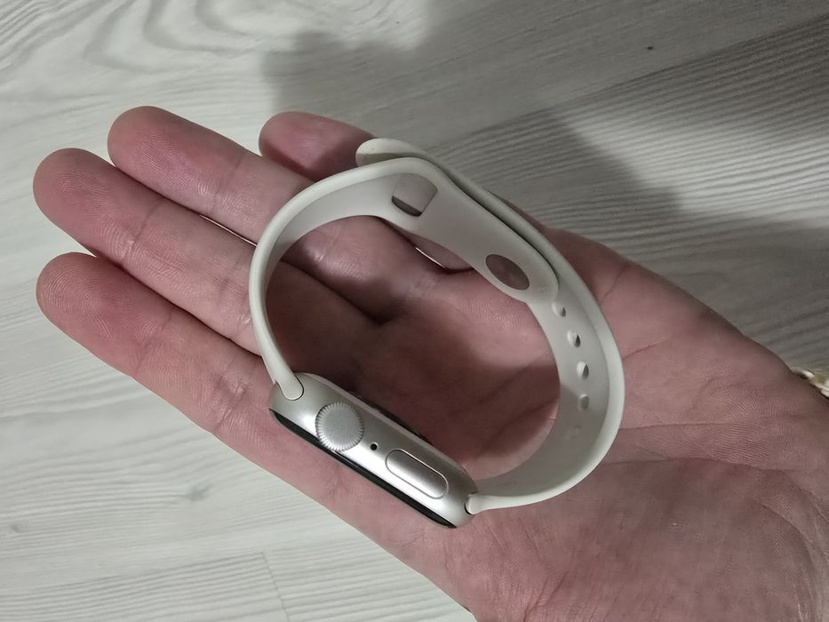 Apple SE 2nd gen smartwatch