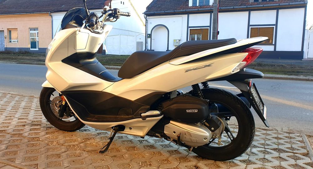 Scuter Honda PCX 125 2018