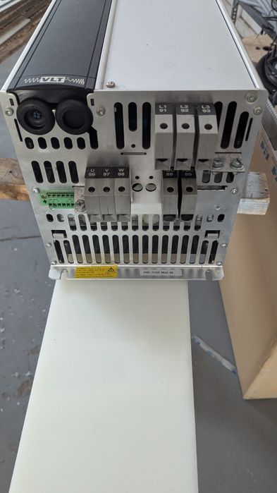 Convertizor de frecvență danfoss 43.8 kva