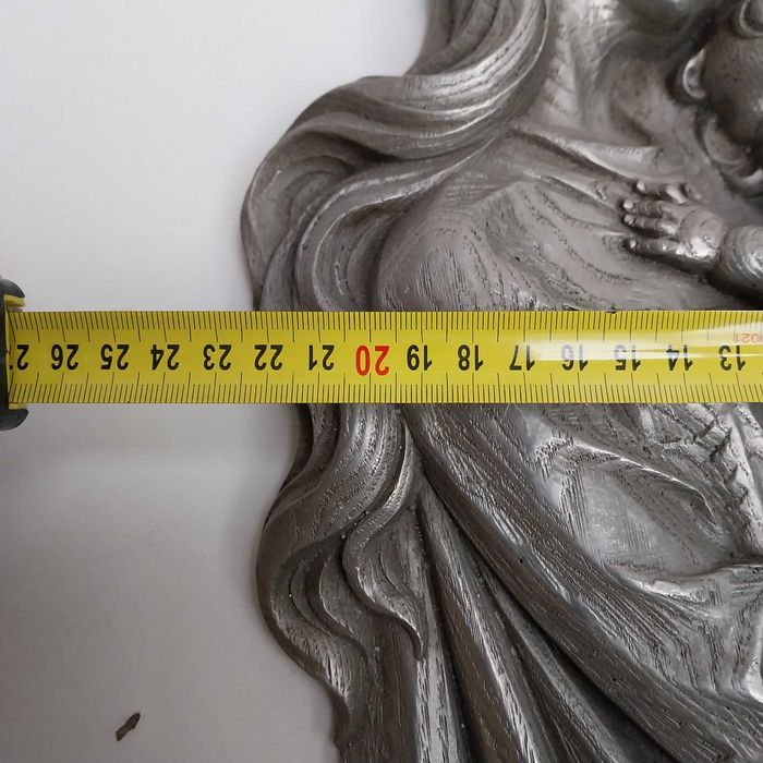 НАЙ ДОБРАТА ОФЕРТА Барелеф майка с дете