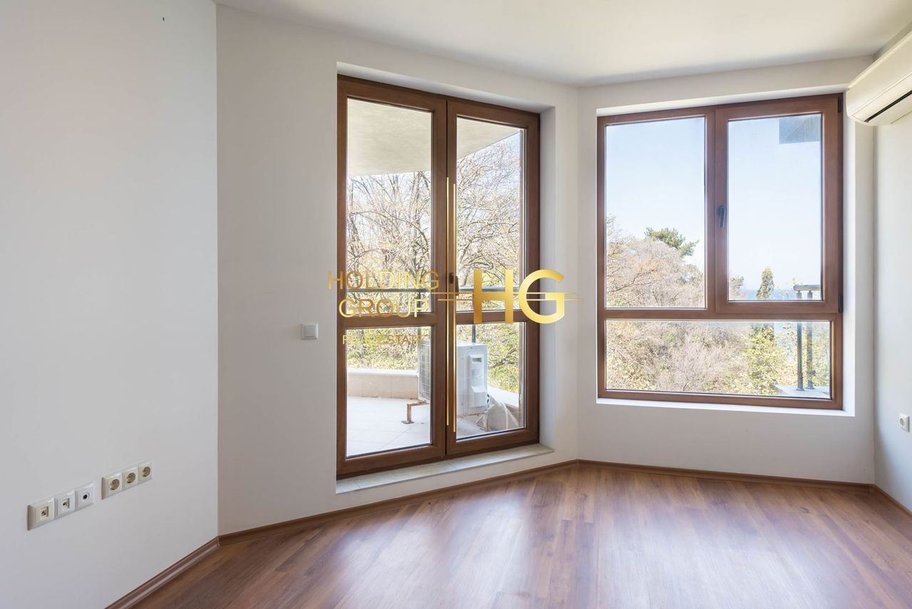 Продава се Двустаен апартамент в Бяла - 78 кв.м за 995 €/кв.м - Снимка #8