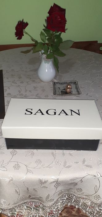 Дамски обувки на марката SAGAN