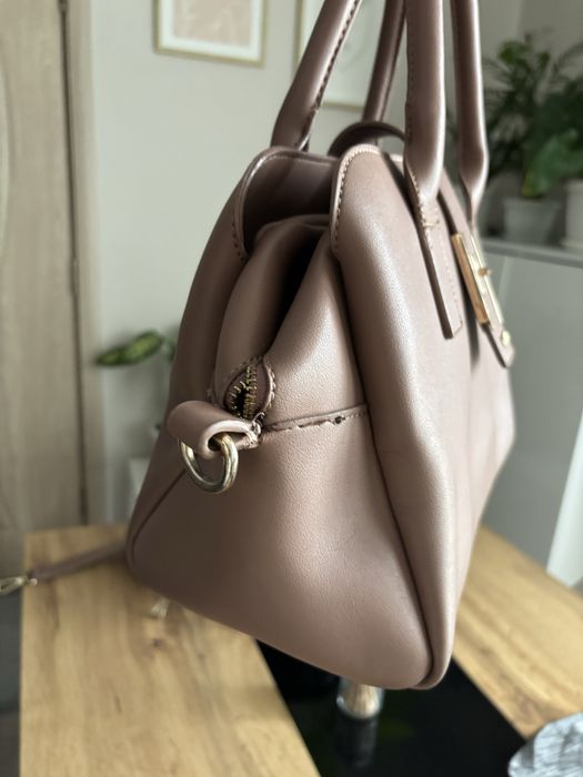 Gaudi чанта бежово с дълга дръжка