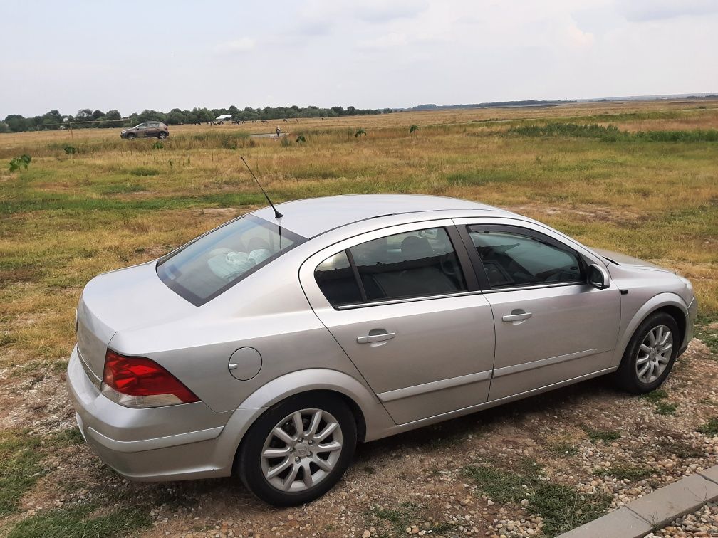 Vind VAUXHALL  ASTRA Berlina 1.6 Benzina cu GPL PIELE,PILOT,AC