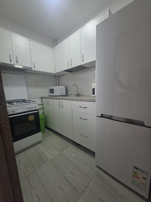 Proprietar: Garsonieră Renovată Modern (Craiovei), Boxă pe Etaj, Parc