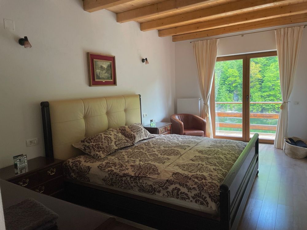 Inchiriez casa de vacanta -cabana pentru grupuri Tarnita Marisel