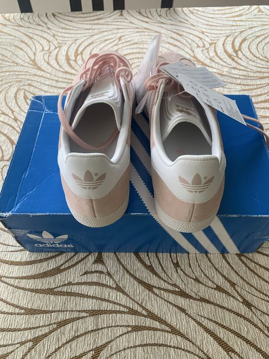 Sneakersi Adidas Originals Gazelle piele nr.40-2/3 - 25-26cm NOI