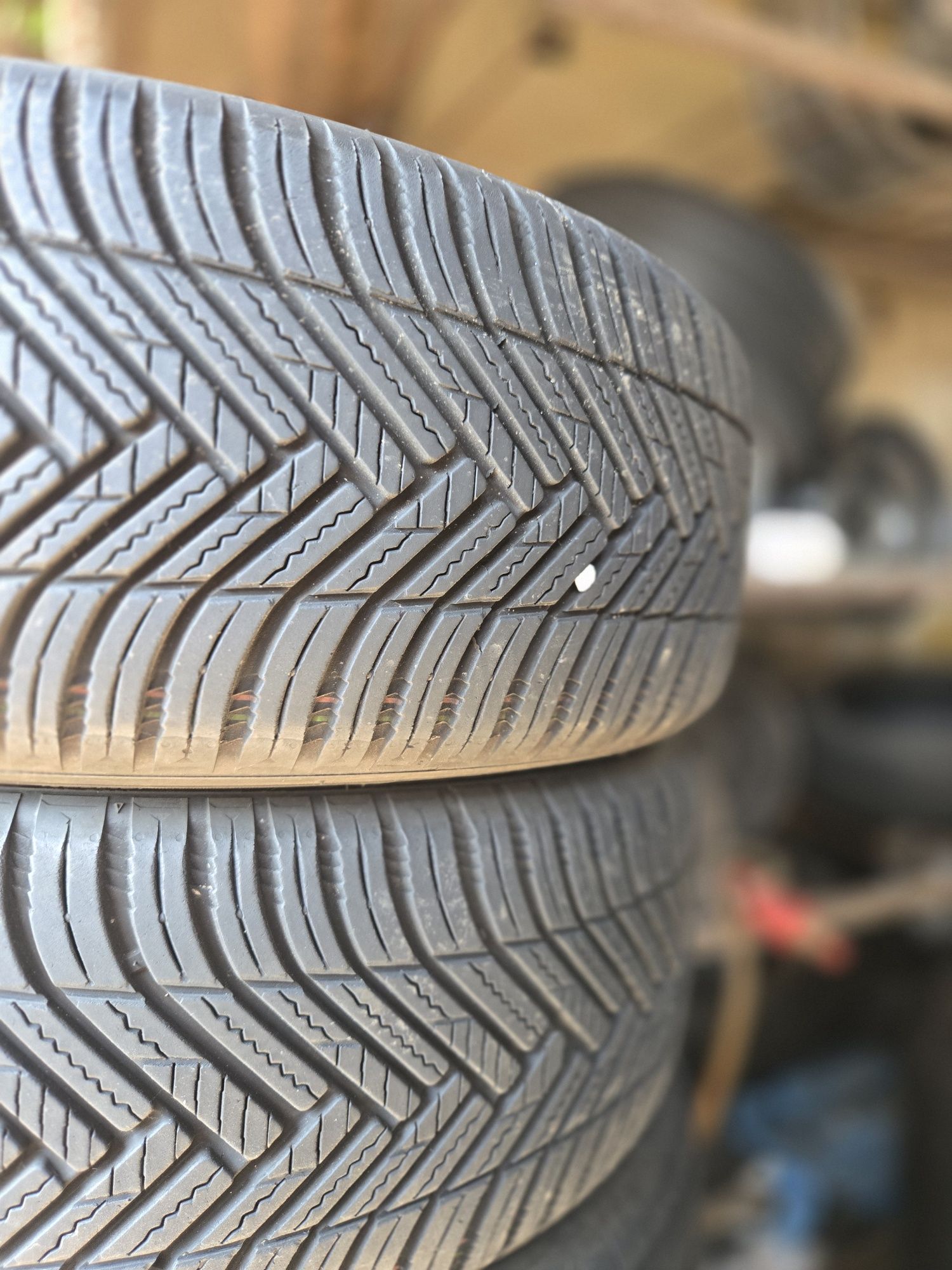 2бр. 205 50 17 Hankook всесезонни.