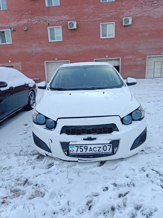 Продам шевролет авео 2014 г в.мотор коробка идиален