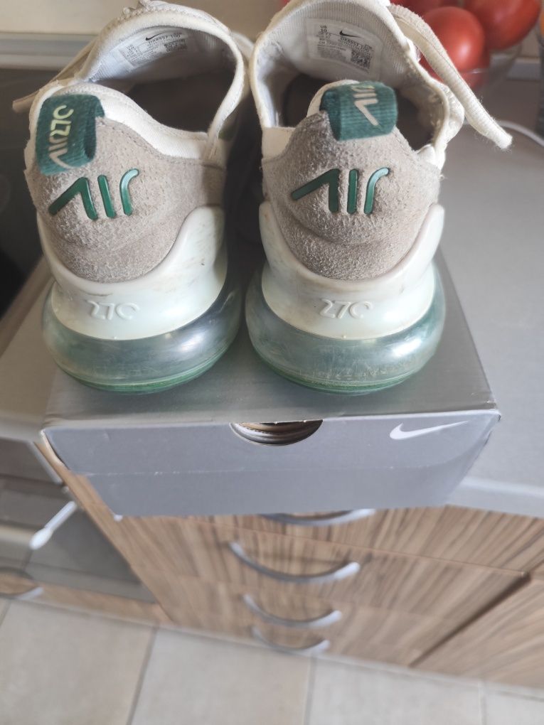 Маратонки nike 270
