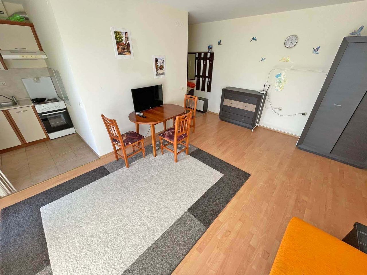 Дава се под наем Двустаен апартамент в Свети Влас - 65 кв.м за 200 € - Снимка #1