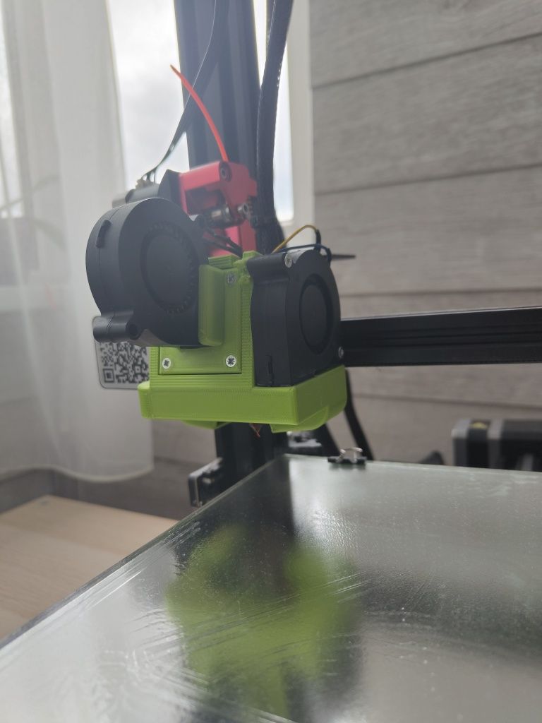 Imprimanta 3D Ender 3V2 modificata - preț NEGOCIABIL