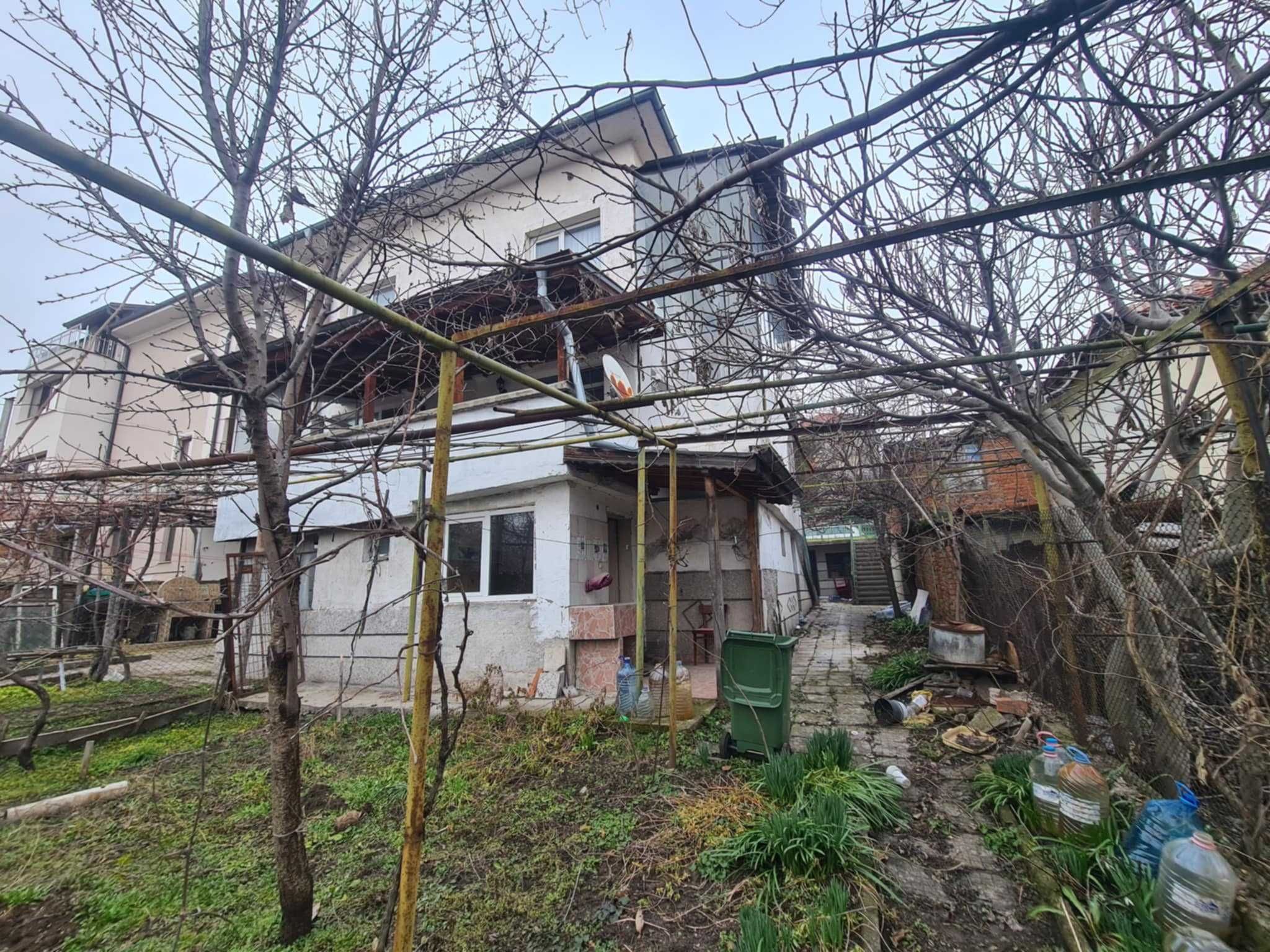 КЪЩА в кв. Изгрев, град Хасково