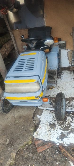 Vând tractoras de gradina