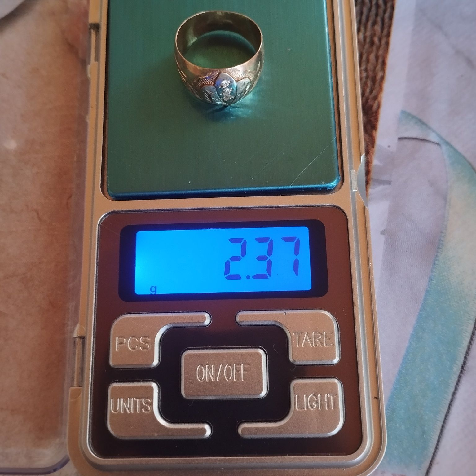 Tilla uzuk zirak kafolati bilan