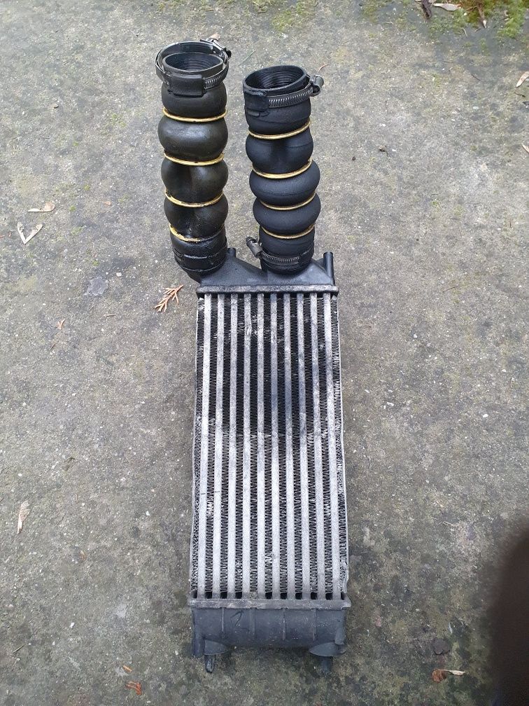 Vând intercooler c4 1.6 hdi