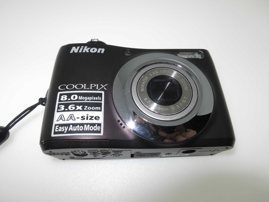 Nikon Coolpix L21 малък компактен фотоапарат дигитална камера отлична