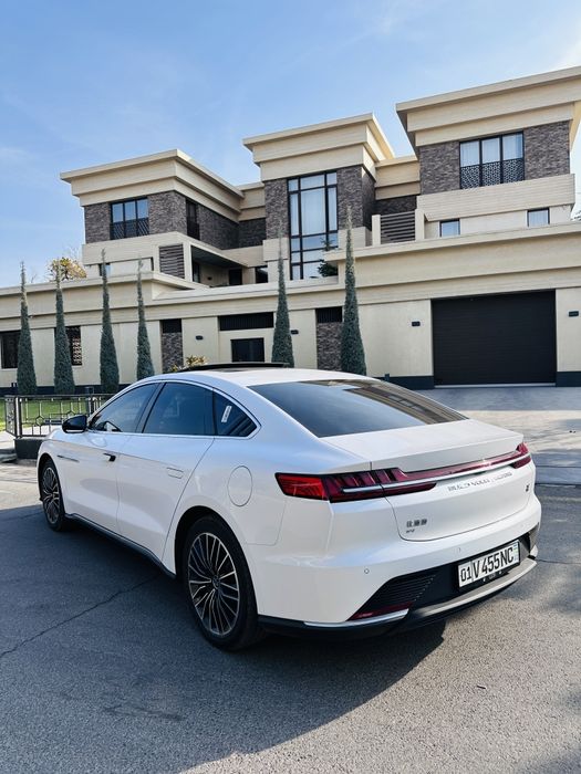 BYD Han Flegship full toza Sotiladi