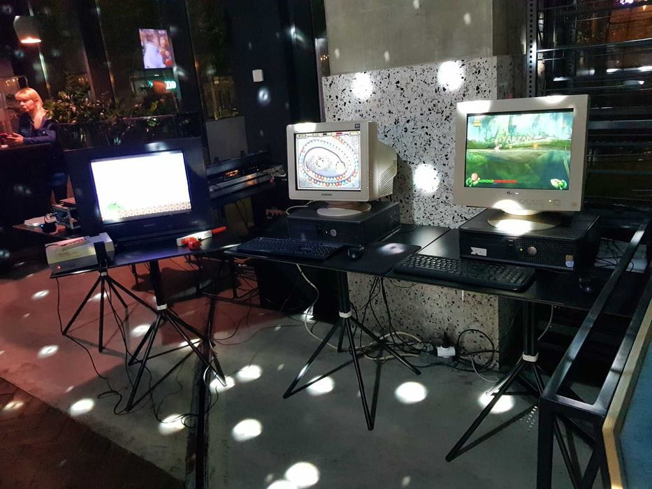 TV Filmari Evenimente Retro EVENTS 80 90 Lan Party Internet Cafe 2000
