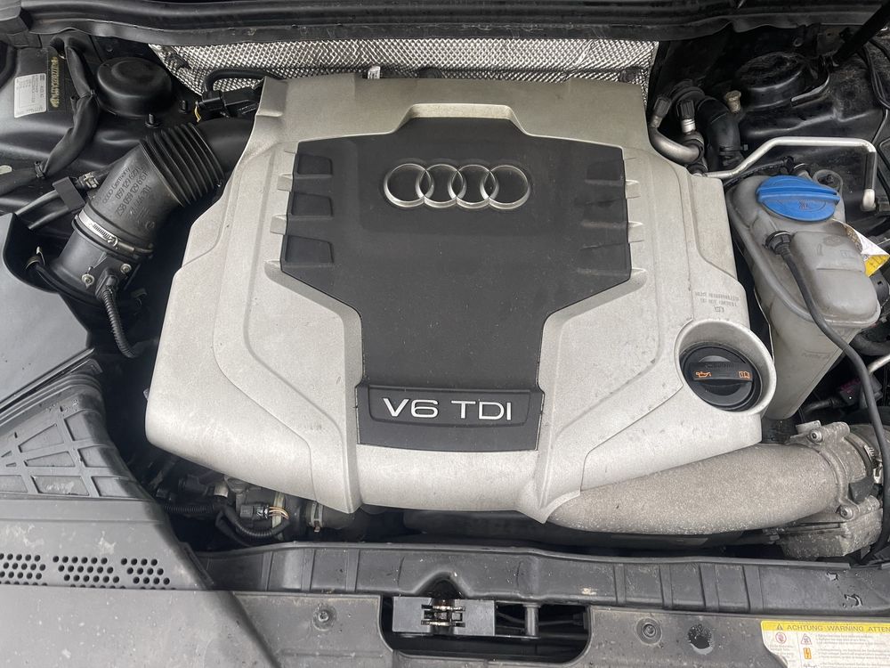 Dezmembrez Audi A4 B8 S-line 3.0 tdi