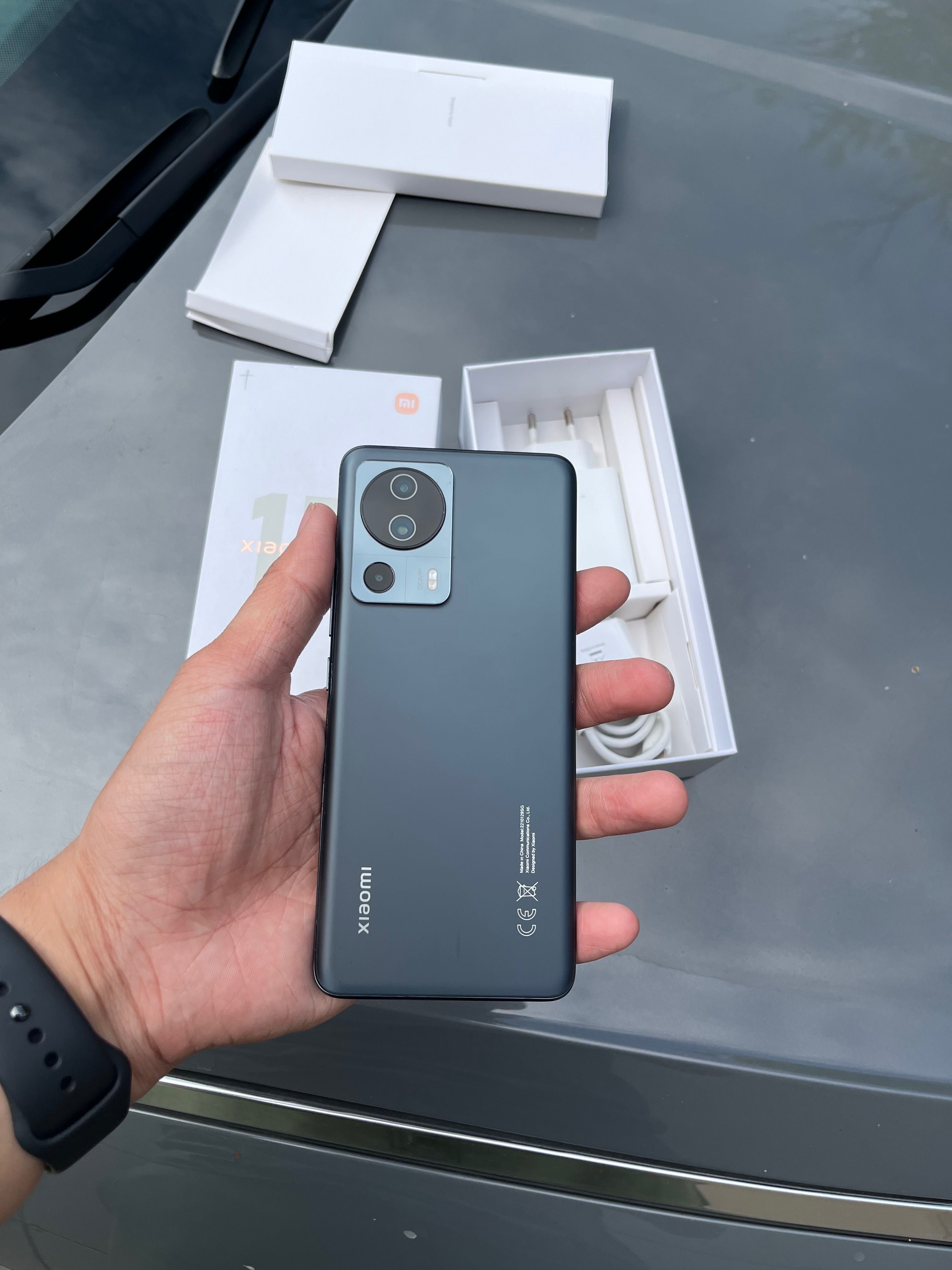 Продам Xiaomi 13 Lite айфон 13 лайт
