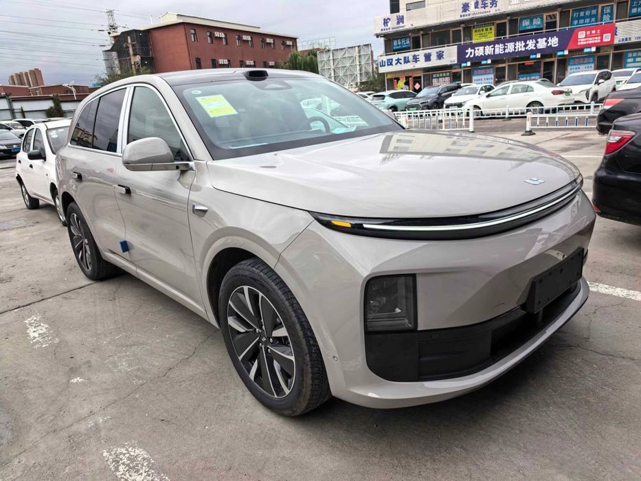 Li 6 pro restyling 2025.10