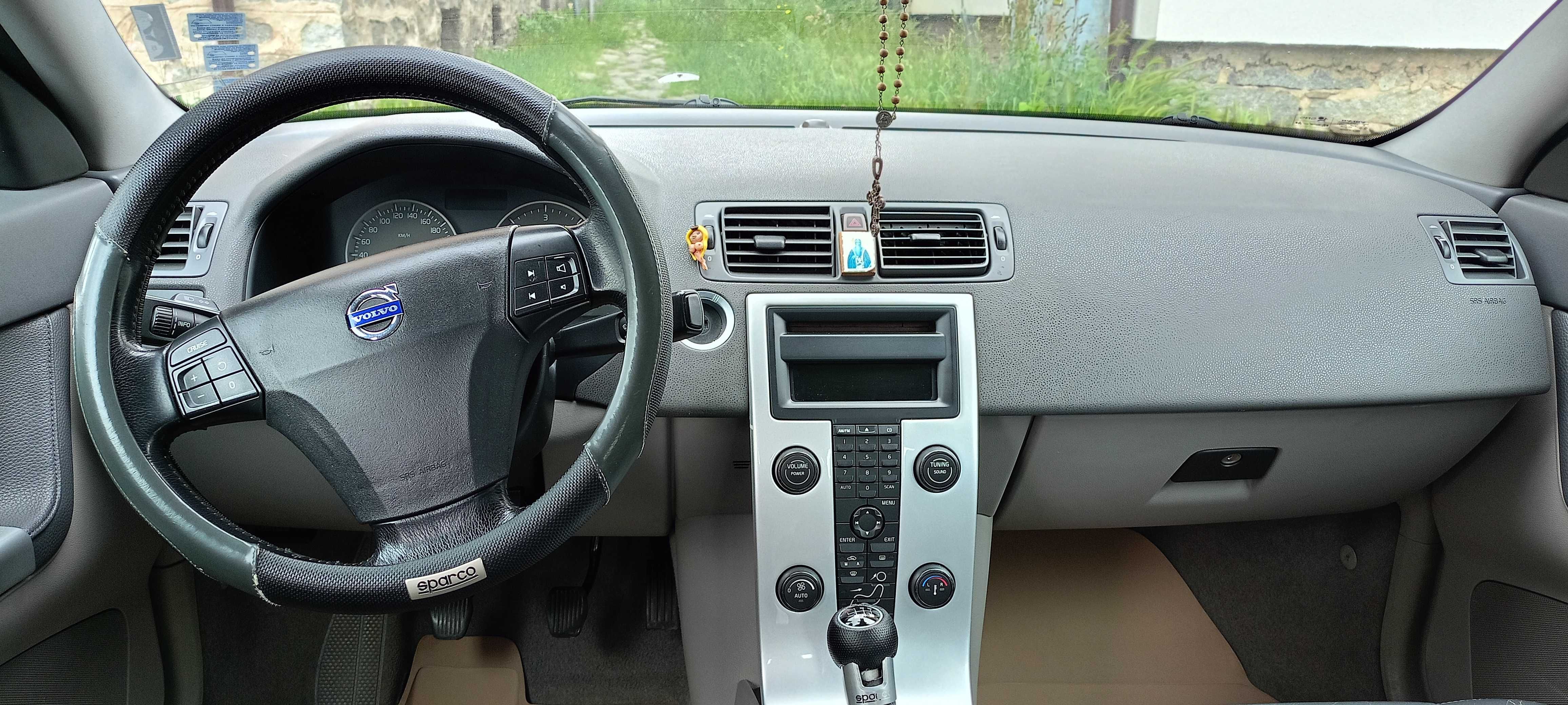 Продавам Volvo s40 на старо
