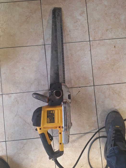 Електрически трион DeWalt DWE398