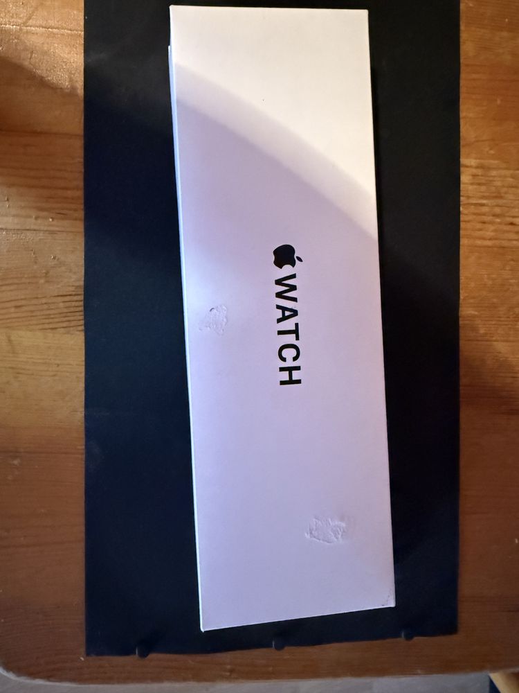 Apple Watch SE (2nd Gen) 44mm чисто нов !