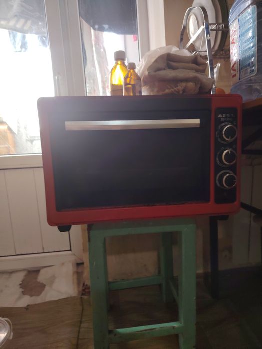 Духовка Asel работает мощный