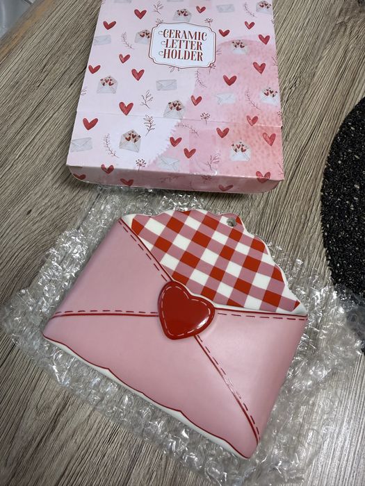 Артилуши от книжните кутии на Charli Wilde