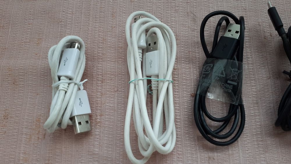 Cabluri microUSB originale Samsung, un cablu magnetic, cabluri scurte