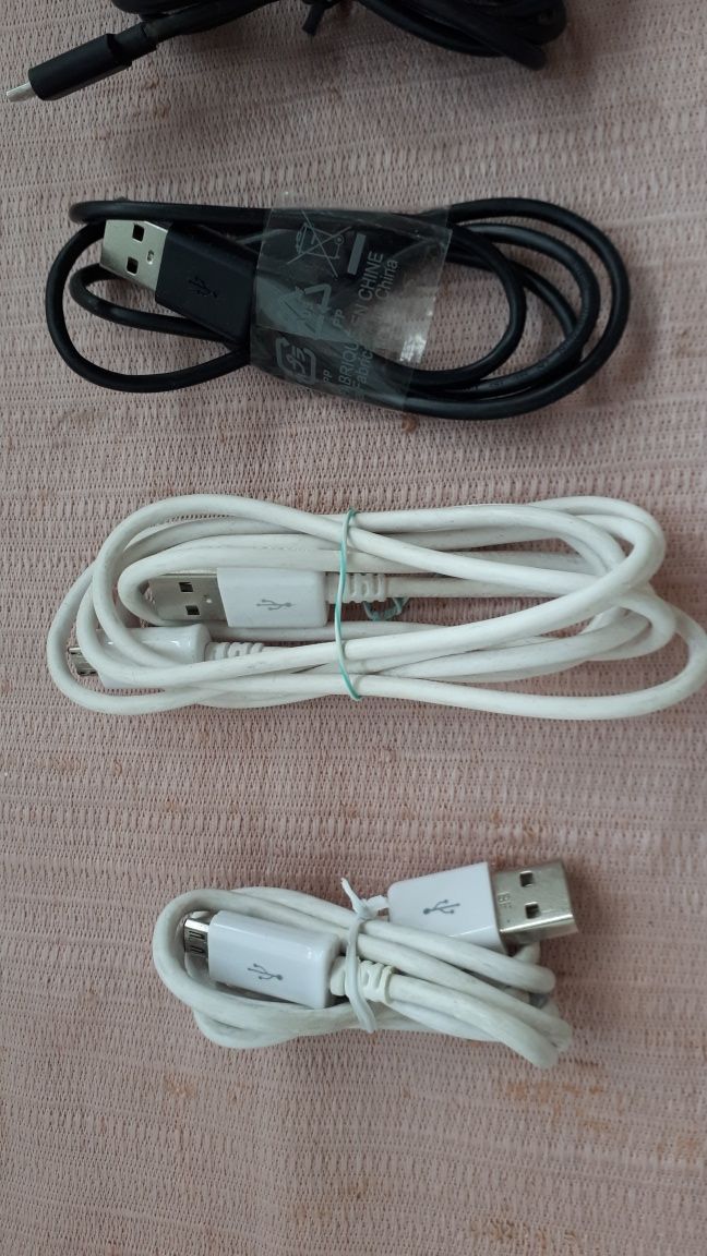 Cabluri microUSB originale Samsung, un cablu magnetic, cabluri scurte
