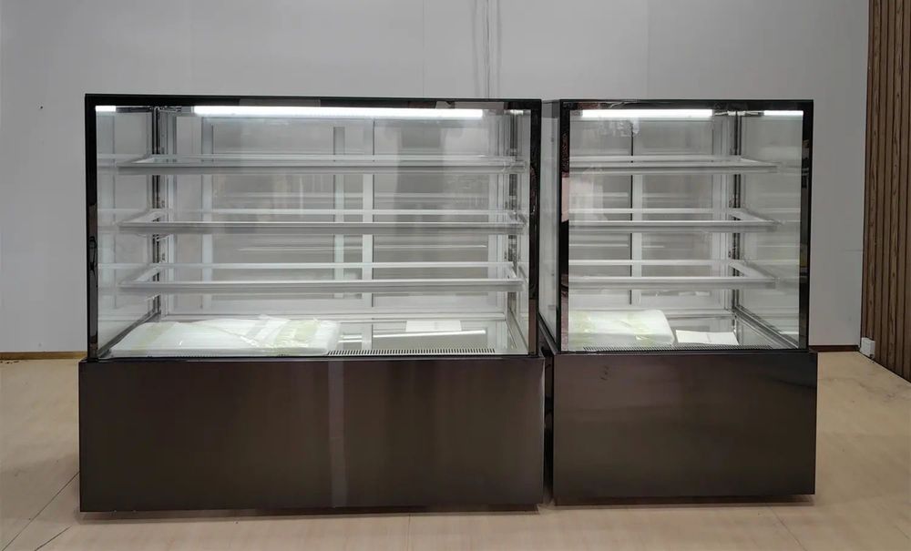Vitrina frigorifica pentru cofetarie sau patiserie