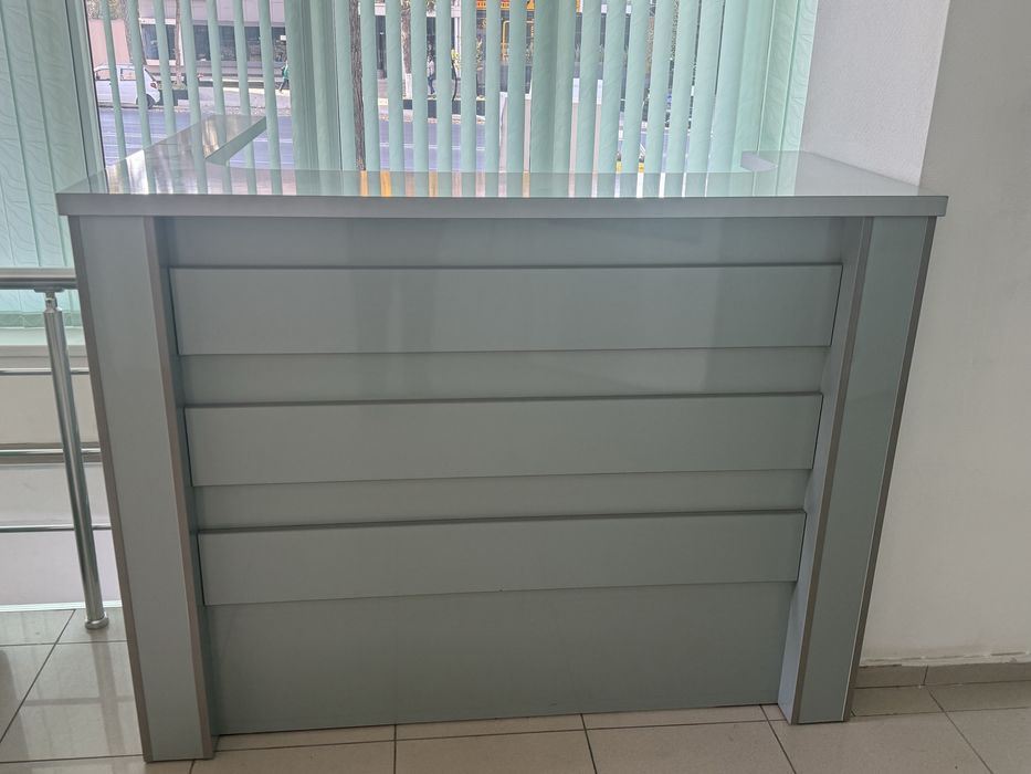 Офисная мебель: Шкафы и писменные столы