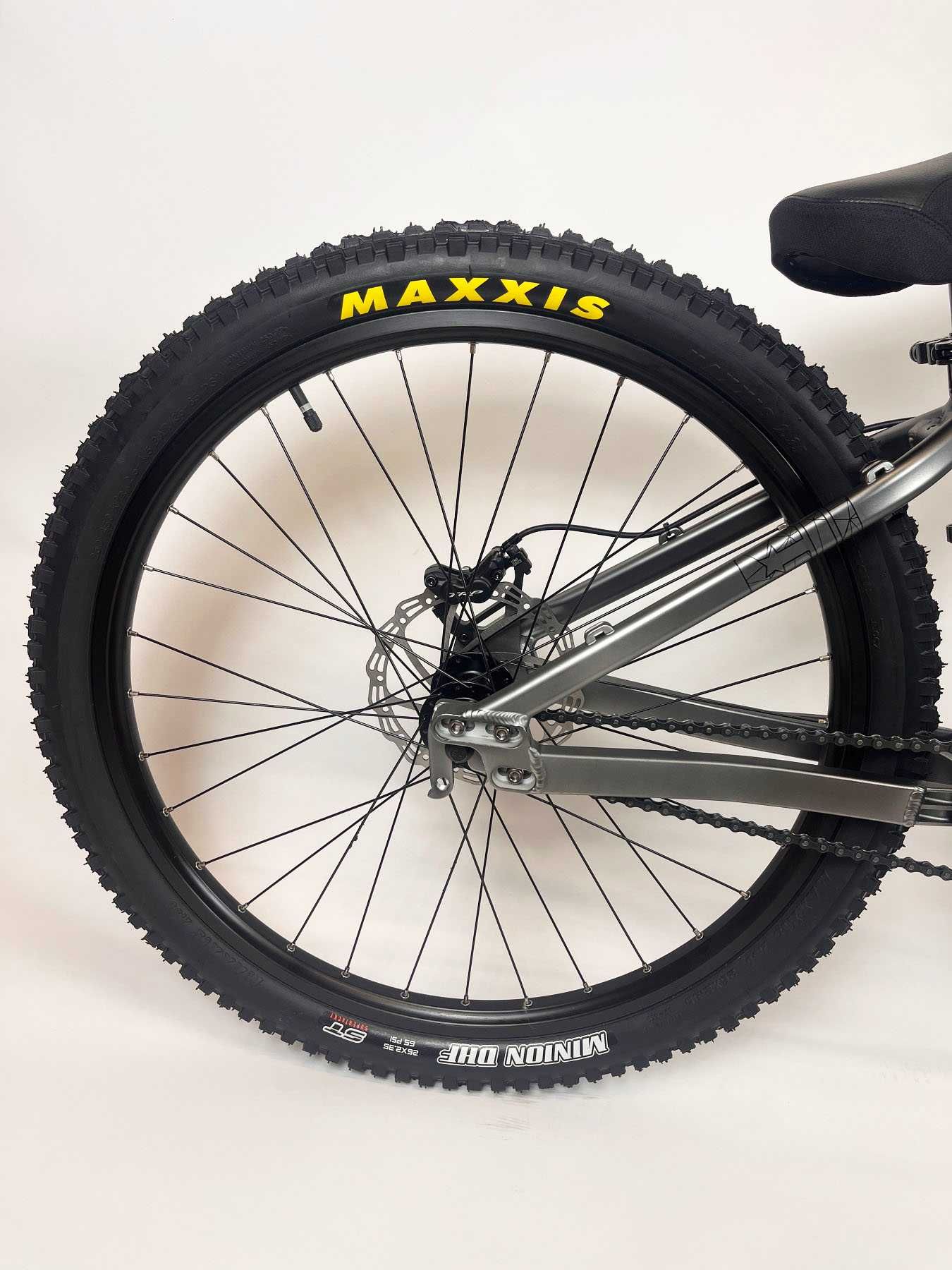 НОВИ цяло колело DRAG C2 ROCKSHOX XC30 dirt jump дърт DJ колело