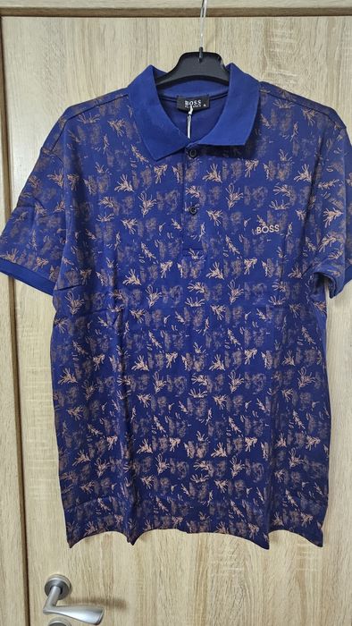 Tricouri bărbătești noi cu eticheta