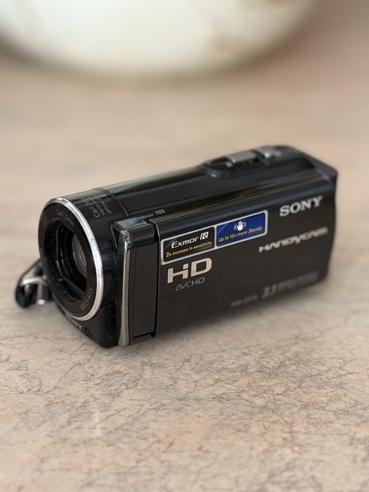 Видеокамера Sony Handycam HDR-CX110